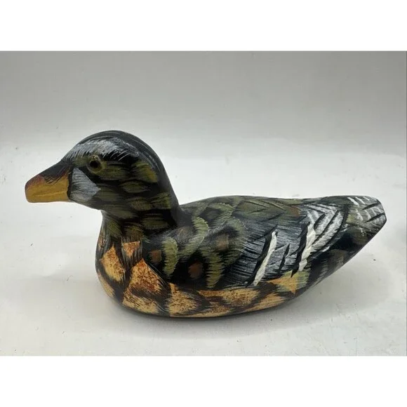 Small Handpainted Wooden Wood Mallard Ducks Birds Figurine glass eyes - Picture 4 of 9